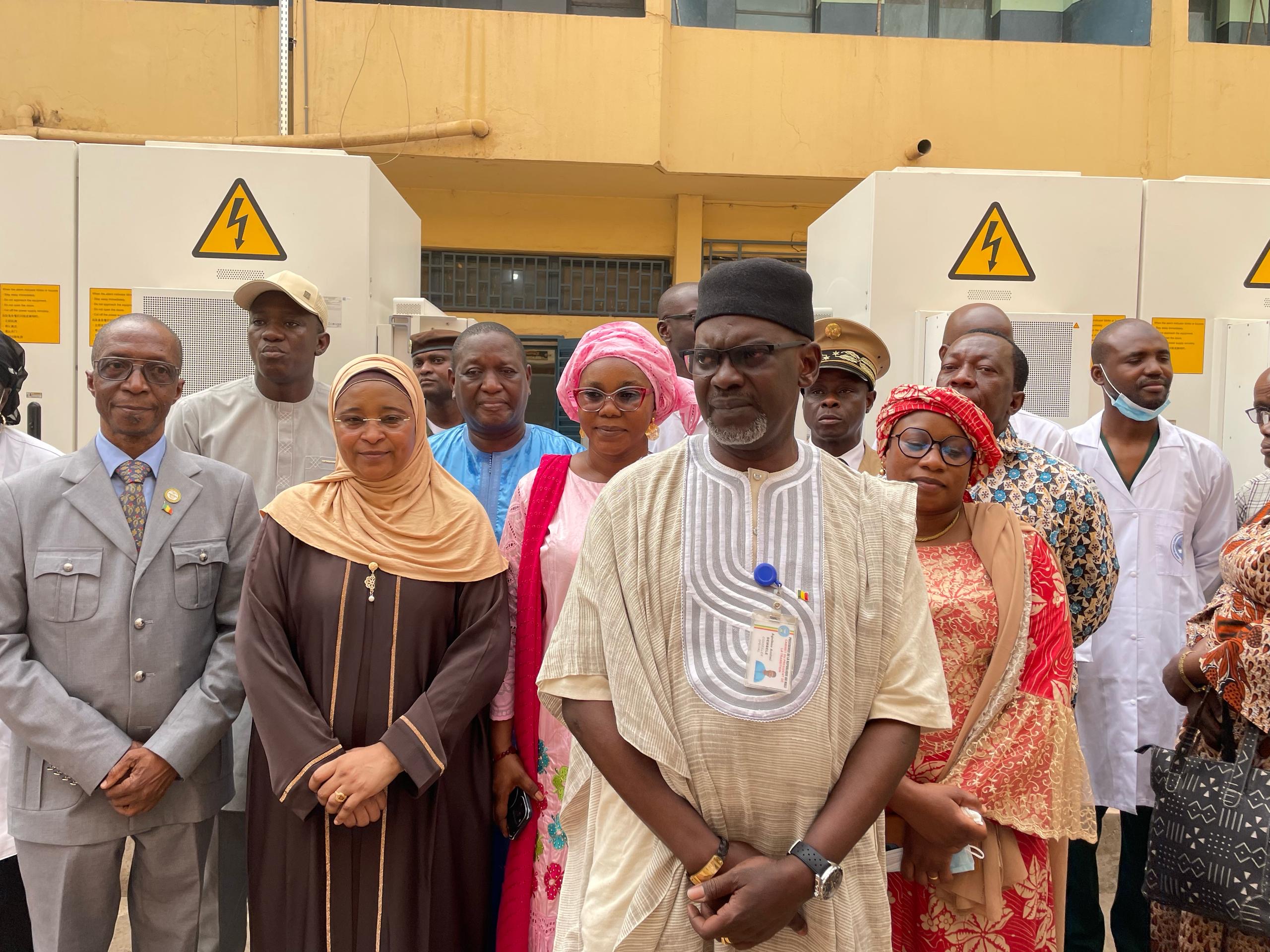 Installation des panneaux solaires au Centre National d’Odonto-stomatologie (CNOS) : Les œuvres sociales du président de la transition prennent une dimension énergétique.