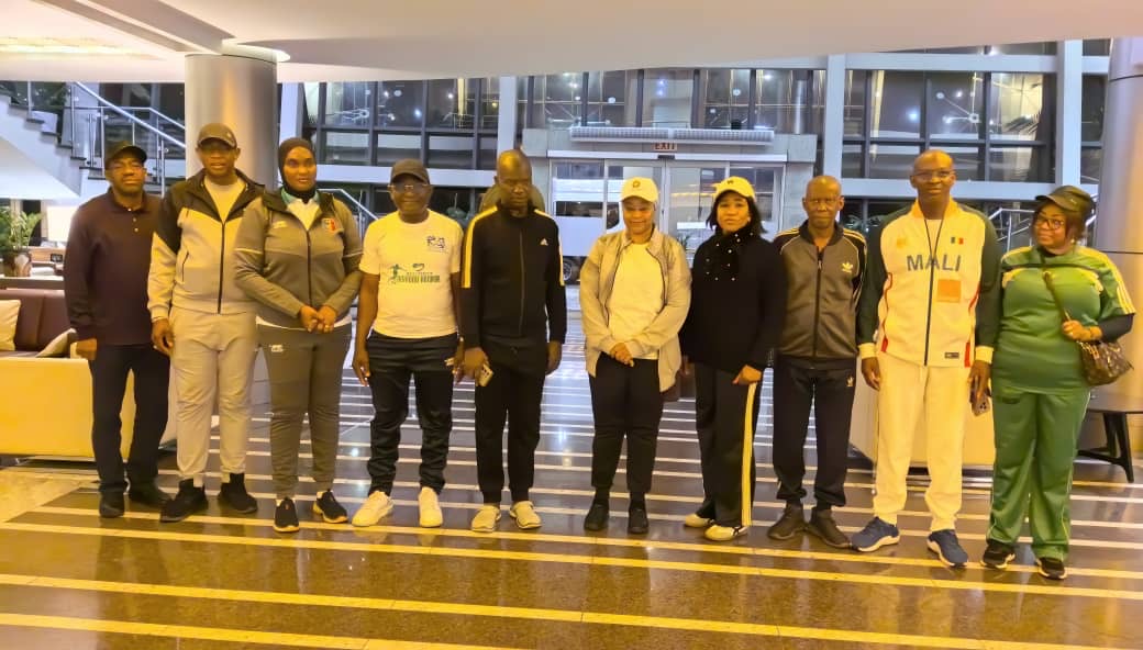 Le sport au service de la santé en Afrique : A Lusaka, le Ministre de la Santé a participé avec son homologue zambien à une marche sur 10 km.